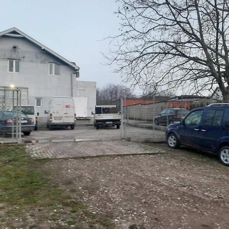 Hostel M Kruševac Zewnętrze zdjęcie