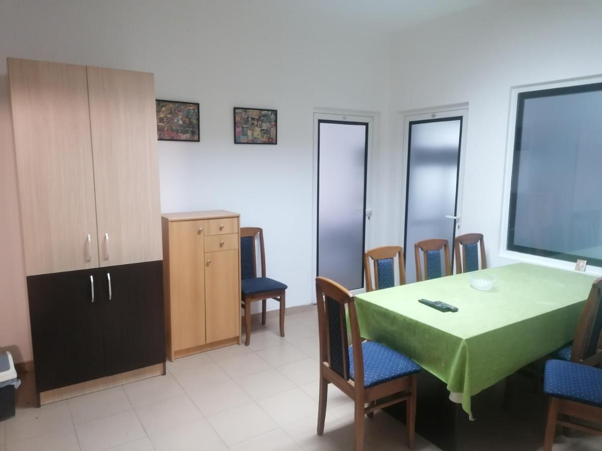 Hostel M Kruševac Zewnętrze zdjęcie